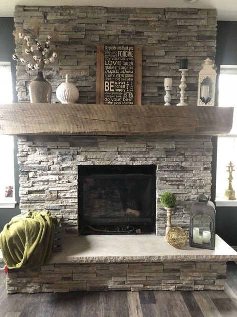 Design Camino, Farmhouse Fireplace Decor, Fireplace Redo, Stacked Stone Fireplaces, Brick Fireplace Makeover, Fireplace Mantle Decor, Fireplace Mantel Decor, Farmhouse Fireplace, Rustic Fireplaces