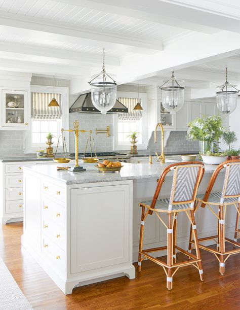 Vote For House & Home’s Best Kitchen Of 2019! - House & Home Above The Kitchen Sink, Sarah Richardson Design, Sarah Richardson, Coastal Kitchen, French Bistro, Kitchen Marble, Cheap Decor, White Cabinets, Breakfast Room