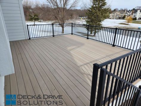 Azek French White Oak Clive Deck – Deck and Drive Solutions - Iowa Deck Builder French White Oak Timbertech, Timbertech French White Oak Deck, Timber Tech French White Oak Deck, Composite Decking Steps, Diy Deck Decor, Composite Decking Colors, Porch Materials, Kitchen Stairs, Maintenance Free Deck