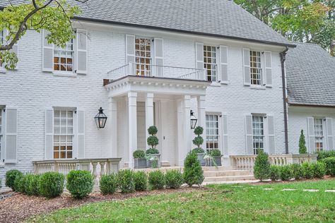 Love at first sight isn't something everyone can claim when house hunting, but our feature family describes daydreaming of the many ways they could make this house their home. However, they did not dream of the particular and unexpected hiccup that led the family to reach out to Rufty Homes. Follow the link below to read the full article. Federal Style Home Exterior, White Colonial House Exterior, White Colonial Exterior, French Colonial Homes, White Colonial House, Brick Colonial House, Farmhouse Colonial, Colonial Remodel, White Colonial