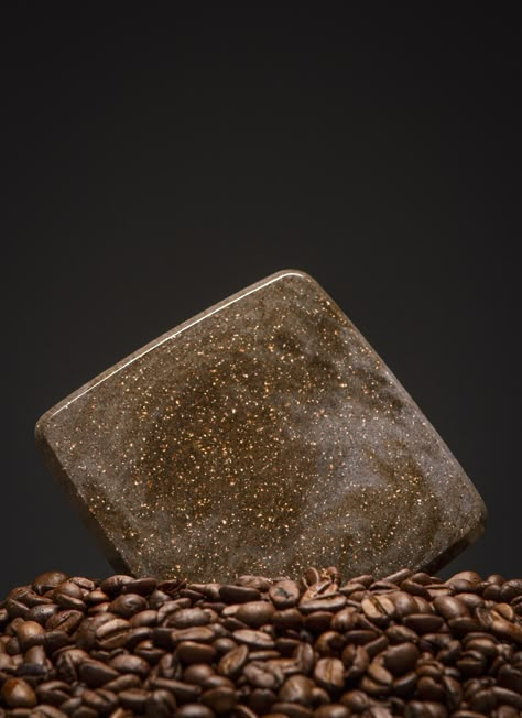 That’s Caffeine is a unique material created from recycled coffee grounds. It’s discovered process allows the creation of a range of products and surfaces that offer new and exciting design possibilities for both interior and exterior projects. Sustainable Materials Interior Design, Sustainable Materials Interior, Material Experiment, Recycled Coffee Bags, Sustainable Interior, Eco Materials, Recycled Tile, Artificial Marble, Sustainable Building Materials