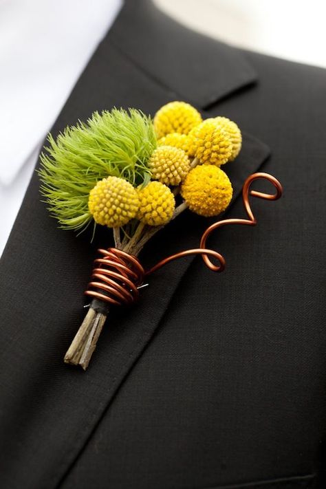 Billy buttons and some wire make this one of the more unique and quirky on the list. Billy Balls Wedding, Boutonniere Groomsmen, Bracelet Corsage, Button Holes Wedding, Billy Buttons, Corsage And Boutonniere, Corsage Prom, Prom Flowers, Groom Boutonniere