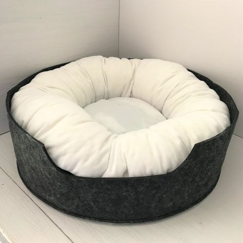 Unique Dog Beds, Custom Dog Beds, Cute Dog Clothes, Dog Essentials, Dog Pet Beds, Pomeranian Dog, Handmade Dog, Funny Cute Cats, Buy A Cat