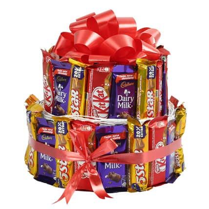 chocolate gifts Chocolate Packing Ideas Gift, Chocolate Photography, Cadbury Dairy Milk Chocolate, Chocolate Delivery, Online Chocolate, Chocolate Bouquet Diy, Candy Bouquet Diy, Rakhi Gift, Candy Ideas