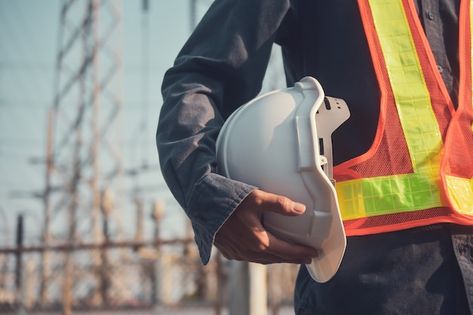 Man holding helmet,person hold hard hat | Premium Photo #Freepik #photo #engineer-helmet #contractor #construction-safety #hard-hat Safety Helmet, 50 Million, Premium Photo, Hard Hat, Persona, Hold On, Stock Photos, Hats