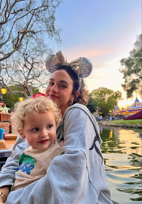 Mom and baby Disneyland photo inspo  storybook boat ride disney mama son Family At Disney Aesthetic, Disneyland Family Photos, Disney Mom Aesthetic, Disney With Baby, Disneyland Aesthetic, Disney Poses, Disneyland Family, Toddler Photoshoot, Disney Adult