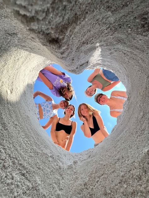 Valentines On The Beach, Heart Shaped Beach Photo, Heart Hole Beach Picture, Beach Ideas To Do With Friends, Beach Pictures Heart Sand, Summer Fun Things To Do, Beach Summer Pictures, Beach Activities With Friends, Beach Heart Sand Picture