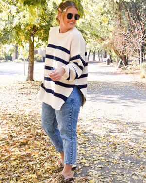 Midsize Turtleneck Outfit, Preppy Midsize Fashion, Autumn Curvy Outfits, Sweatshirt Outfit Midsize, Oversized Sweater Outfit Midsize, Petite Midsize Fashion, Autumn Aesthetic Clothes Midsize, Curve Fashion, Mom Style Fall