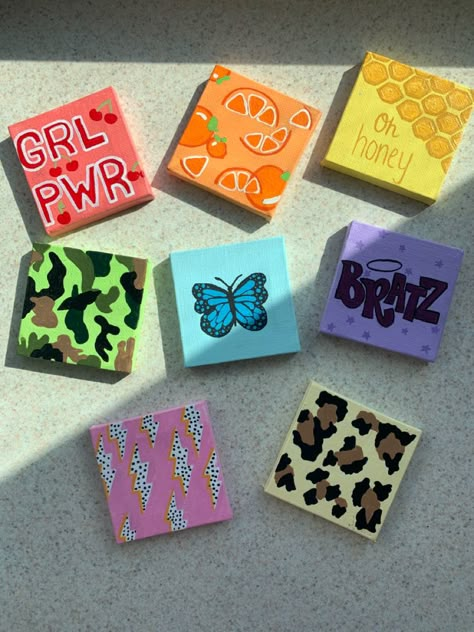 Things To Paint Mini Canvas, Simply Canvas Painting Ideas, Easy Painting Ideas Small Canvas, Spongebob And Patrick Canvas Painting, Mini Canvas Art Aesthetic Easy, Things To Paint Easy Simple Aesthetic, Mini Canvas Collage, Cute Diy Wall Art, Mini Canvas Drawings Easy