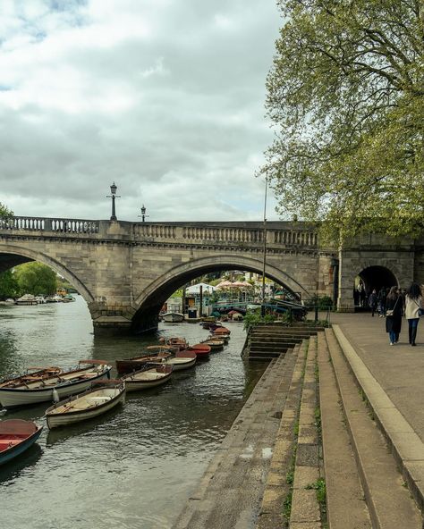 Prettiest neighbourhood in London? I might be biased but Richmond is definitely one of the prettiest, plus there are not many places where you bump into 🦌🦌 on your morning run 🏃😅 #prettycitylondon #loverichmond #richmondpark Richmond Aesthetic, University Of Richmond Aesthetic, Richmond London Aesthetic, London Running, London Richmond, Borough Market London Aesthetic, Richmond London, Richmond Upon Thames, Richmond Park