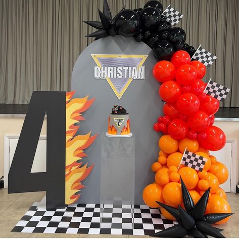 When the theme is monster jam. Gorgeous event by @memorable_moments_london 🔥🔥🔥 Features bespoke name sign, cutout and floor mat #monsterjam #birthdayparty Car Theme Balloon Decoration, Car Theme Decoration Ideas, Monster Truck Birthday Party Decorations, Hot Wheels Birthday Party Ideas Decoration, Gold Wedding Reception Tables, Hotwheels Birthday Party, Cars Birthday Party Decorations, Racing Party, Hot Wheels Party