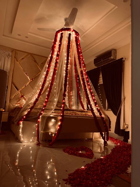 https://instagram.com/glitz_glamor.pk?igshid=Nzg3NjI1NGI= Wedding Bedroom Decoration Romantic, Room Decoration For Wedding Night, Wedding Room Decorations Romantic, Bed Decoration For Wedding Night, Shadi Decoration, Wedding Room Decor, Valentine Bedroom Decor, Bridal Room Decor, First Wedding Night