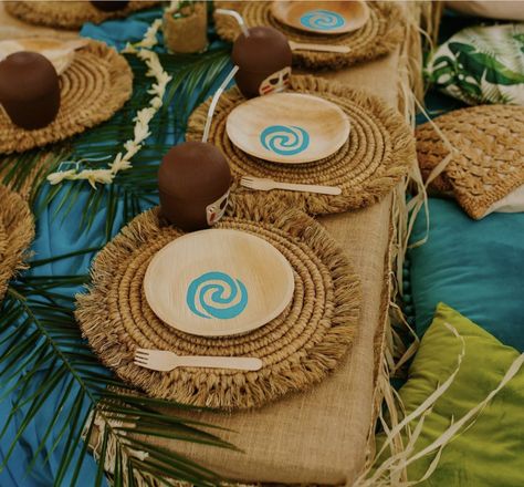 Moana Birthday Party Aesthetic, Mohana Decoration Party, Moana Themed Sweet 16, Moana Beach Party, Moana Themed Quinceanera, Moana Wedding Theme, Moana Party Decor, Moana Sweet 16, Moana Table Decorations