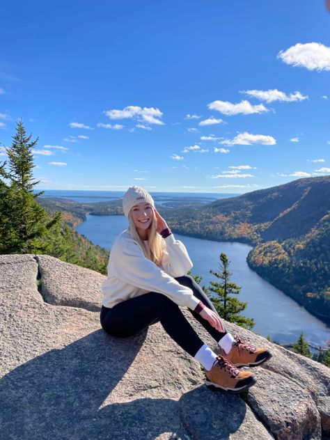 Check out my Acadia National Park vlog! #acadianationalpark #hiking #maine Acadia National Park Hiking Outfits, Maine Trip Outfits, Maine Hiking Outfit, Hiking Winter Outfit, Hiking Maine, Acadia National Park Fall, Acadia National Park Photography, National Park Outfit, Maine Hiking