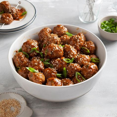 For big parties, I make glazed hoisin meatballs and deliver them in a slow cooker. That way they’re spicy, sweet and ready to eat. —Gail Borczyk, Boca Raton, Florida Hoisin Meatballs, Hamburg Recipes, Hoisin Beef, Sweet And Spicy Pork, Emeril Lagasse Recipes, Asian Meatballs, Pork Sauce, Spaghetti Pie, Baked Recipes