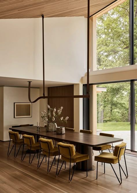 Explore a Serene Massachusetts Idyll Designed to Maximize Its Nature-First Setting | Architectural Digest Dining Table Leather Chairs, Architectural Digest Dining Room, Organic Dining Room, Massachusetts House, Retractable Glass Doors, Maple Dining Table, Mid Century Dining Room, Modernist House, Sunken Living Room