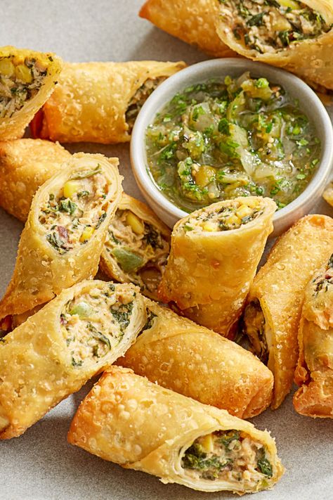 Southwest eggrolls with dipping sauce. Party Table Display, Southwest Eggrolls, Pizza Egg Rolls, Vegan Egg Rolls, Vegetable Egg Rolls, Shrimp Egg Rolls, Homemade Egg Rolls, Appetizer Party, Asian Appetizers