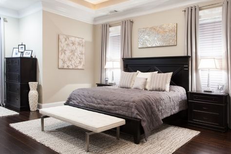 17 Exceptional Bedroom Designs With Beige Walls Beige Bed Frame Room Ideas, Beige Bed Frame, Beige Walls Bedroom, Beige Room, Black Bed Frame, Black Bedroom Furniture, Transitional Bedroom, Beige Bedroom, Sleigh Bed