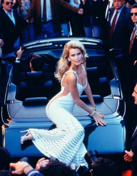 Claudia Schiffer by Arthur Elgort for Valentino 1995 Claudia Schiffer Editorial, Claudia Schiffer Photoshoot, Claudia Schiffer 90s, Supermodel Aesthetic, Arthur Elgort, Vintage Hollywood Glamour, Models 90s, Vintage Photoshoot, 90s Supermodels