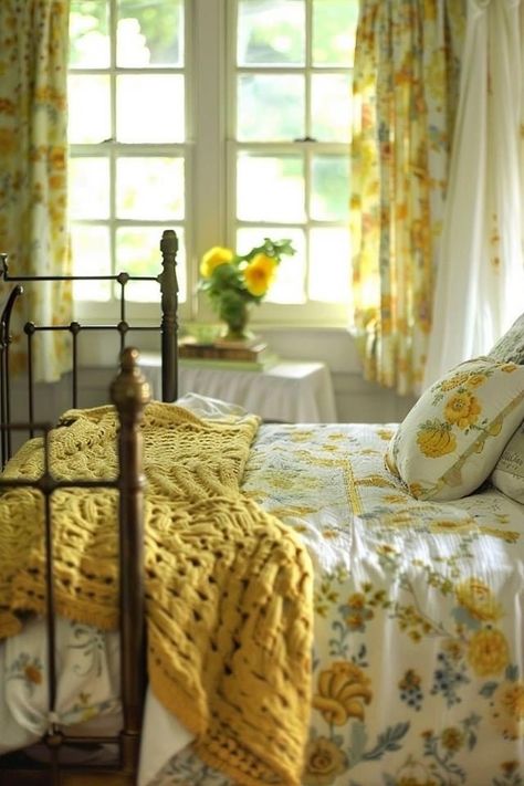 Yellow Cottage Bedroom, Vintage Yellow Bedroom, Spare Room Decor, Yellow Girls Bedroom, Vintage Cottage Decor, Country Cottage Living, Yellow Bedroom Decor, English Cottage Decor, Yellow Cottage