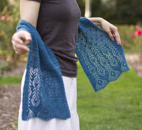 Shifting Sands Scarf by Grumperina | malabrigo Lace in Tuareg Crochet Peacock, Stylish Knitwear, Knitting Lace, Knit Shawls, Knitted Scarves, Knit Purl, Knit Scarves, Creative Knitting, Craft Knitting