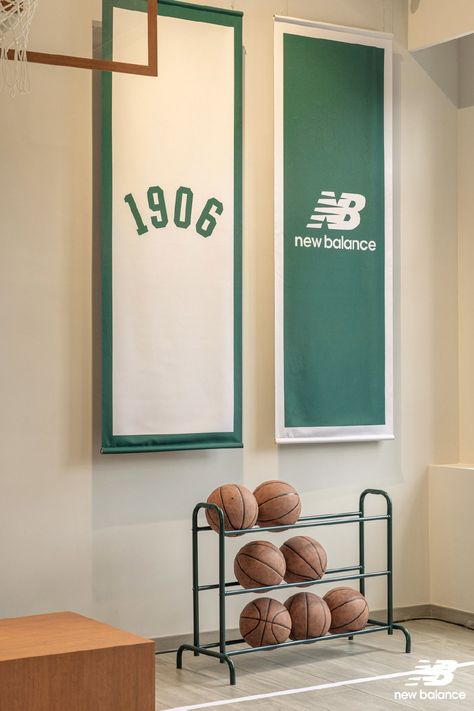 New Balance Retro Sports Pop-Up Event, Hongkou Shanghai. Sport Event Decoration, Pop Up Booth, Pop Up Museum, New Balance Store, Retro Cafe, Sports Design Inspiration, Sports Event, Retro Sports, Retro Sport