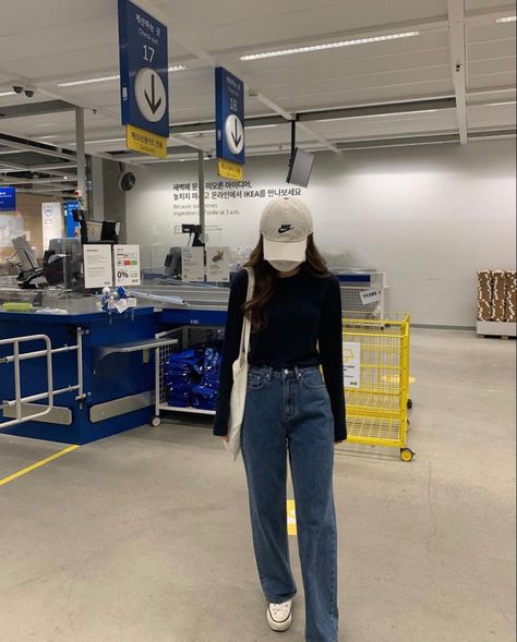 Ikea Outfit Aesthetic, Korean First Date Outfit, Korean Baseball Cap Outfit, Ikea Outfit Ideas, Cap Outfit Korean, Korean Cap Outfit, Student Ootd, Ikea Outfit, Girl Wearing Cap