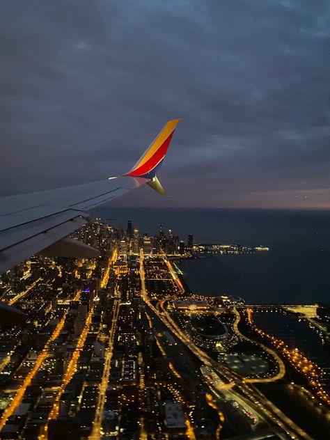 Chicago Vision Board, Chicago Nightlife, Lollapalooza Chicago, Plane View, Chicago Trip, Chicago Aesthetic, Chicago At Night, Comfort Place, Pretty Views