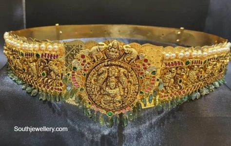 Antique gold nakshi kundan vaddanam photo Kundan Vaddanam, Vaddanam Designs, Beaded Necklace Designs, Indian Jewellery Design, Gold Designs, South Indian Jewellery, Uncut Diamond, Bridal Gold Jewellery, Bridal Jewellery