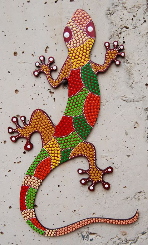 Lizard G-07. Animal mdf painted. dot art. handmade. home decor. 10%OFF purchase 50euros or more Gecko Wall Art, Mosaic Animals, Dot Art Painting, Mandala Painting, Button Art, Dot Art, Art Handmade, Aboriginal Art, Dot Painting