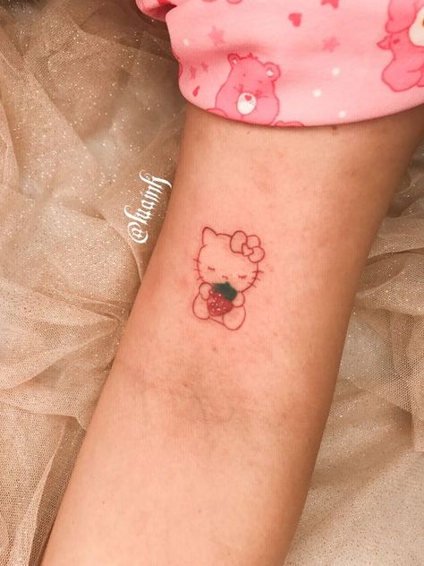 Hello Kitty Strawberry Tattoo, Matching Hello Kitty Tattoos, Small Hello Kitty Tattoo, Best Matching Tattoos, Tatuaje Hello Kitty, Small Hello Kitty, Soft Tattoo, Hello Kitty Tattoo, Kitty Tattoos