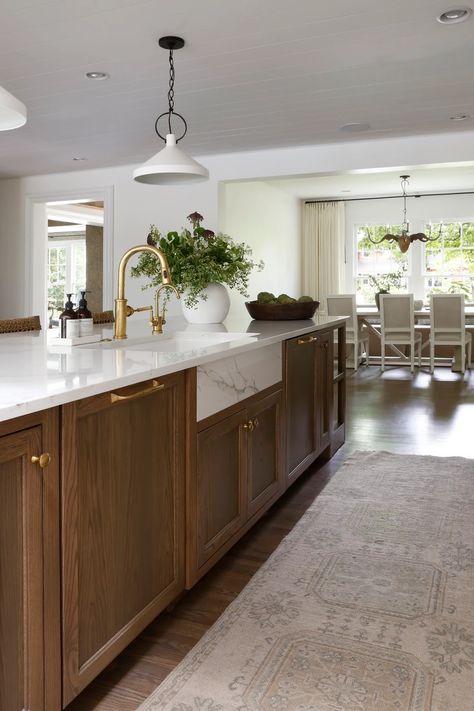 Dark Brown Kitchen, Modern Farmhouse Ideas, Dark Wood Kitchens, Cottagecore Home, Wood Floor Kitchen, Wood Kitchen Island, Easy Like Sunday Morning, Brown Kitchens, Wood Kitchen Cabinets