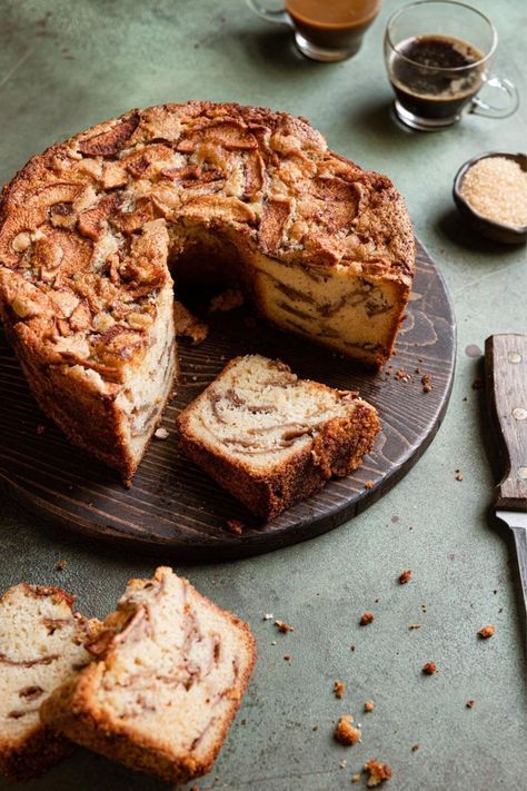 This delicious apple cake has the most beautiful and unique interior and it is also soft, tender, and super flavorful. Loaded with fresh apples and cinnamon. |#applecake #applecakerecipe #jewishapplecake #jewishcake #parverecipe #nondairycake #appledessert #applerecipe #homemadeapplecake #applecinnamoncake #apples #poundcakerecipe| Sweet Potato Recipes Cinnamon, Jewish Bakery, Best Apple Cake, Jewish Apple Cake, Oatmeal Butterscotch Cookies, Recipes Sweet Potato, Cake Apple, Dessert Photography, Cinnamon Recipes