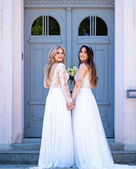 Femme Lesbian Wedding, Lesbian Wedding Dress, Lgbt Wedding Photography, Wlw Wedding, Shooting Couple, Jasmine Wedding, 2nd Wedding Dresses, Wedding Girl, Wedding Photoshoot Poses