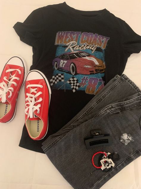 Red Converse Aesthetic, Low Top Converse Outfit, Converse Aesthetic, Converse Outfit, Low Top Converse, Red Converse, Book Character, Outfits With Converse, Book Characters