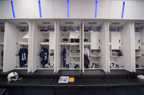 Team Locker Room, Football Locker Room, Locker Room Sports, Sports Locker, Penn State Football, School Interior, Penn State University, Lions Football, Training Camp