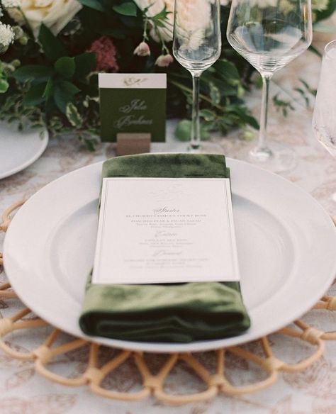 Velvet napkins add texture to this elegant wedding table setup | wedding planning, wedding inspo, wedding decor, wedding reception decor, wedding tablescapes, wedding table decor, wedding table ideas, wedding table centerpieces, wedding linens, linens for wedding, wedding tablecloths, linens for events, luxury linens, elegant linens, couture linens, patterned linens, velvet linens, velvet napkins, cloth napkins, fall wedding, spring wedding, green napkins,2024 wedding trends #wedding #tabledecor Dark Green Napkins Wedding, Wedding Green Napkins, Napkins Wedding Table, Wedding Table Setup, Green Napkins, Wedding Tablecloths, Winter Table, Wedding Linens, Wedding Napkins