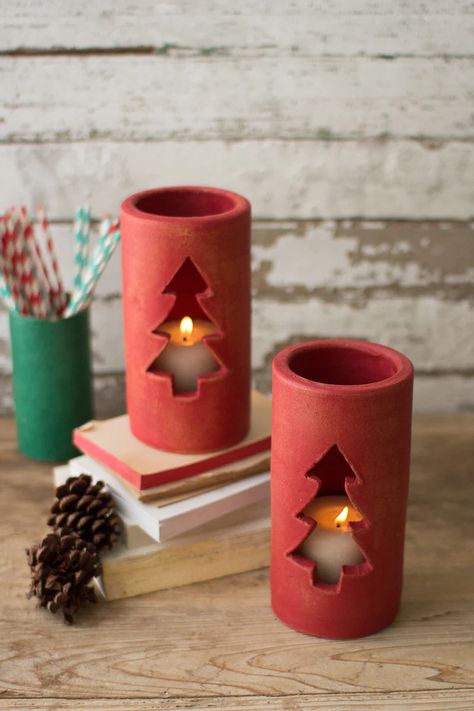 Christmas Compositions Using Candles: 12 Ideas To Light Up Your Holidays | Decor Home Ideas Cut Out Christmas Tree, Clay Luminaries, Clay Christmas Tree, Holiday Pottery, Christmas Pottery, Clay Christmas Decorations, Christmas Ceramics, Ceramic Christmas Decorations, Candle Luminaries