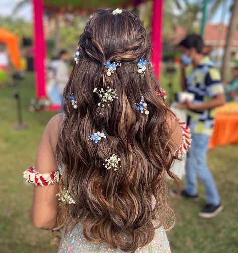 Elegant Bridal Hairstyles With Butterfly Accessories. Butterfly Hairstyle, Butterfly Hair Accessories, Bridal Braids, Bridal Hairdo, Minimalist Bride, Open Hairstyles, Clip Hairstyles, Peinados Fáciles Para Cabello Corto, Butterfly Hair Clip