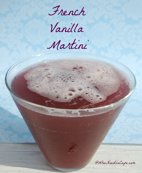 French Vanilla Martini - Who Needs A Cape? Vanilla Martini, Vanilla Vodka Drinks, Easy To Make Cocktails, French Martini, Martinis Drinks, Vodka Recipes, Vodka Martini, Martini Recipe, Vanilla Vodka