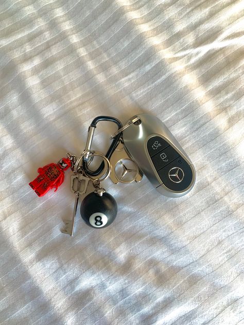 Cool Keychain Ideas, Lego Keychain Aesthetic, New Car Keys, Keys Aesthetic, Lego Keychain, Travel Backpack Essentials, Cool Keychains, Ballet Bag, Cool Car Accessories