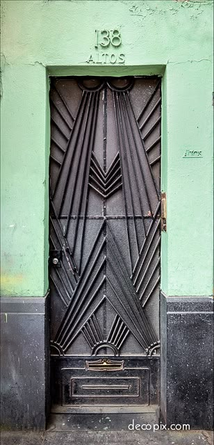 Art Deco Doors, Arte Art Deco, Porte In Ferro, Art Deco Door, Motif Art Deco, Art Deco Inspiration, Streamline Moderne, Mexico City Mexico, Art Deco Buildings