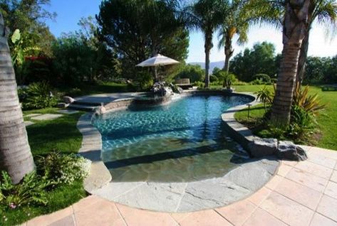 Beach Style Pool Designs Creating a Lake Effect in Modern Yards Walk In Pool, Ideas De Piscina, Amazing Swimming Pools, Beach Entry Pool, Pool Backyard, Pool Remodel, Pools Backyard, Pool Picture, Tropical Pool