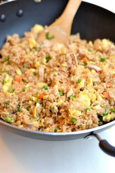 Easy Fried Rice With Egg, Rice With Egg, Make Fried Rice, Rice Recipe Easy, Easy Fried Rice, Poached Chicken Breast, Just Egg, Fried Rice With Egg, Fried Rice Recipes