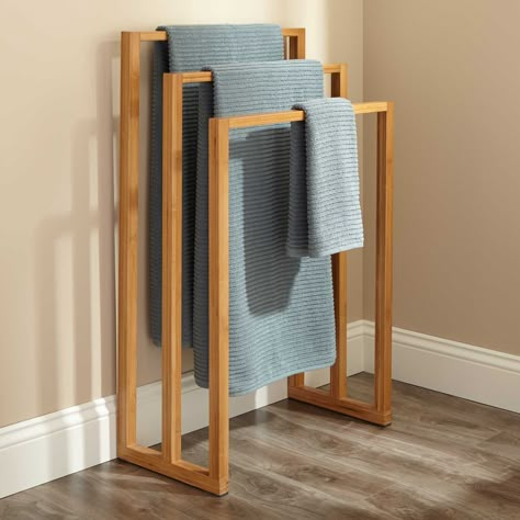 Bath Towel Hanging Ideas, Towel Rack Bathroom Hanging Ideas, Wood Towel Holder, Bathroom Storage Over Toilet, Diy Towel Rack, Blanket Rack, Bath Towel Holder, Bathroom Towel Rails, Diy Towels