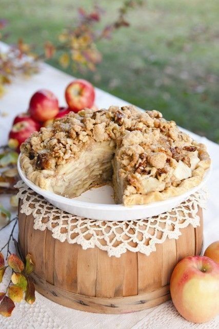 Apple Pie Wedding Cake, Pie Table Display, Wedding Pies Instead Of Cake, Cutie Pie Baby Shower Theme Decor, Pie Party Decorations, Apple Pie Wedding, Pie Party Ideas, Pies For Wedding, Pie Baby Shower Theme