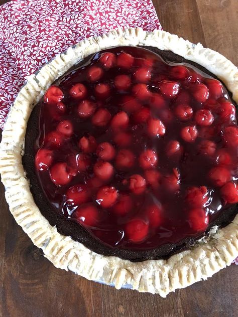 Black Forest Pie Black Forest Pie Recipe, Cherry Pie Aesthetic, Black Forest Pie, Black Cherry Pie, Forest Pie, Chocolate Cherry Pie, Pie Aesthetic, Cherry Topping, Gluten Free Pie Crust