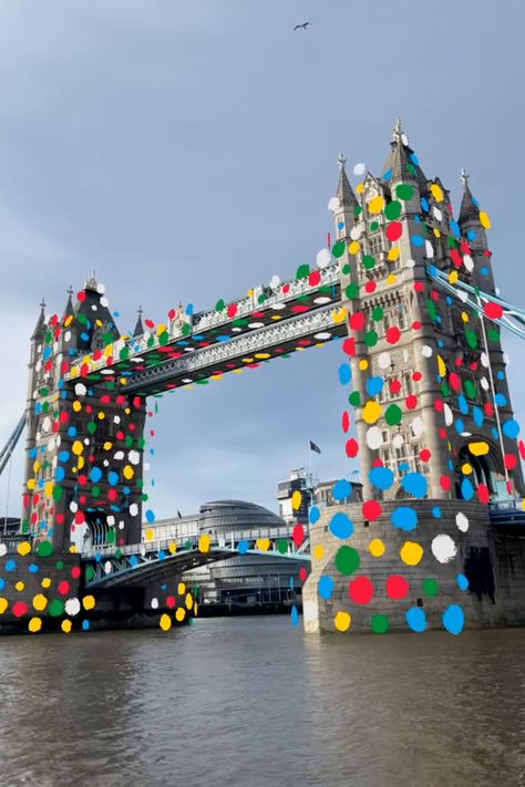 Louis Vuitton’s latest AR project? Covering landmarks in dots | Vogue Business Ar Art Exhibition, Louis Vuitton Illustration, Ar Experience, Hoodie Website, Vogue Business, Augmented Reality Art, Reality Art, Interactive Installations, Connecting Dots