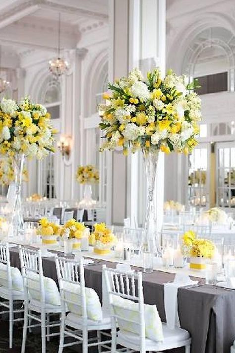 Centerpieces Quinceanera, Yellow Centerpieces, Quinceanera Centerpieces, Yellow Wedding Inspiration, Yellow Wedding Theme, Atlanta Wedding Venues, Yellow Theme, Yellow Decor, Yellow Wedding