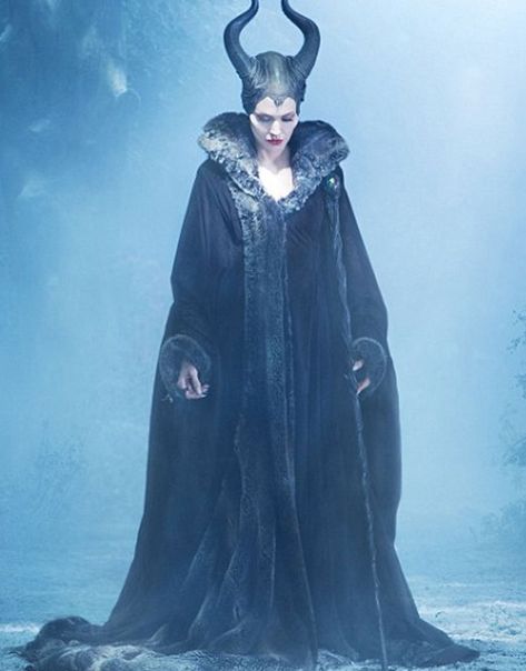 Maleficent--Angelina Julie Long Woolen Trench Coat. #Maleficent #AngelinaJulie #Woolen #Long #Trench #Coat #Betrayal #Revenge #Curse #Baby #Peace #Kingdom Maleficent 2014, Maleficent 2, Maleficent Movie, Angelina Jolie Maleficent, Big Movie, Elizabeth Mcgovern, Scary Kids, Maleficent Costume, Which Witch